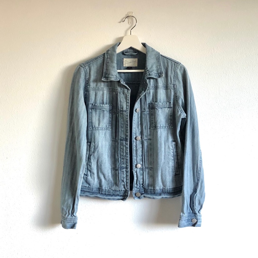 Universal Thread Medium Wash Button Up Denim Jean Jacket Size Small Casual Basic